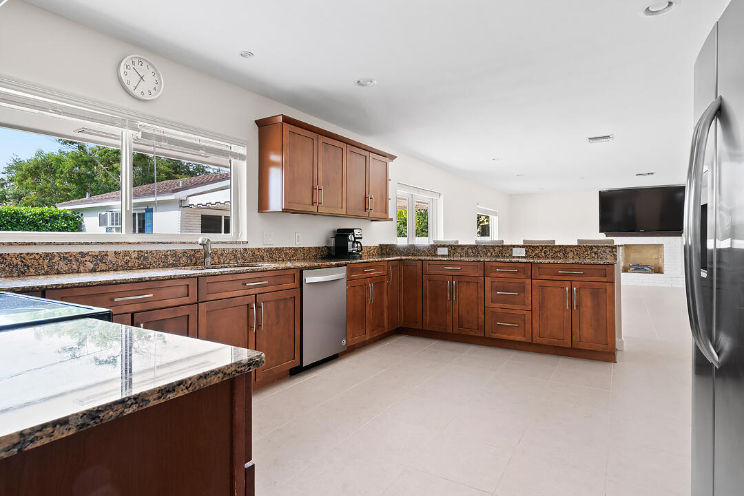 LAKEWOOD - Residential