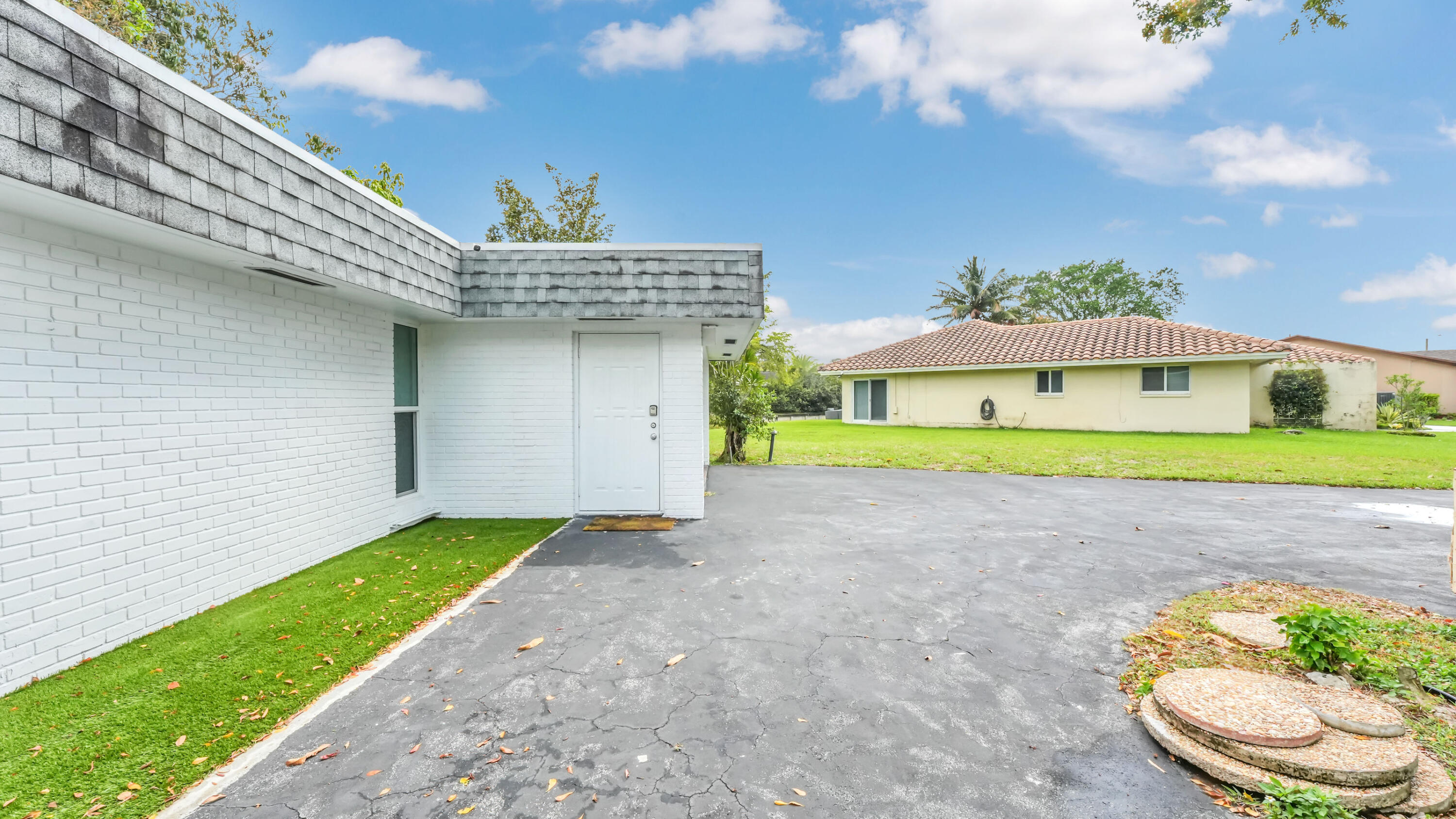 WOODLANDS SEC FIVE - Residential