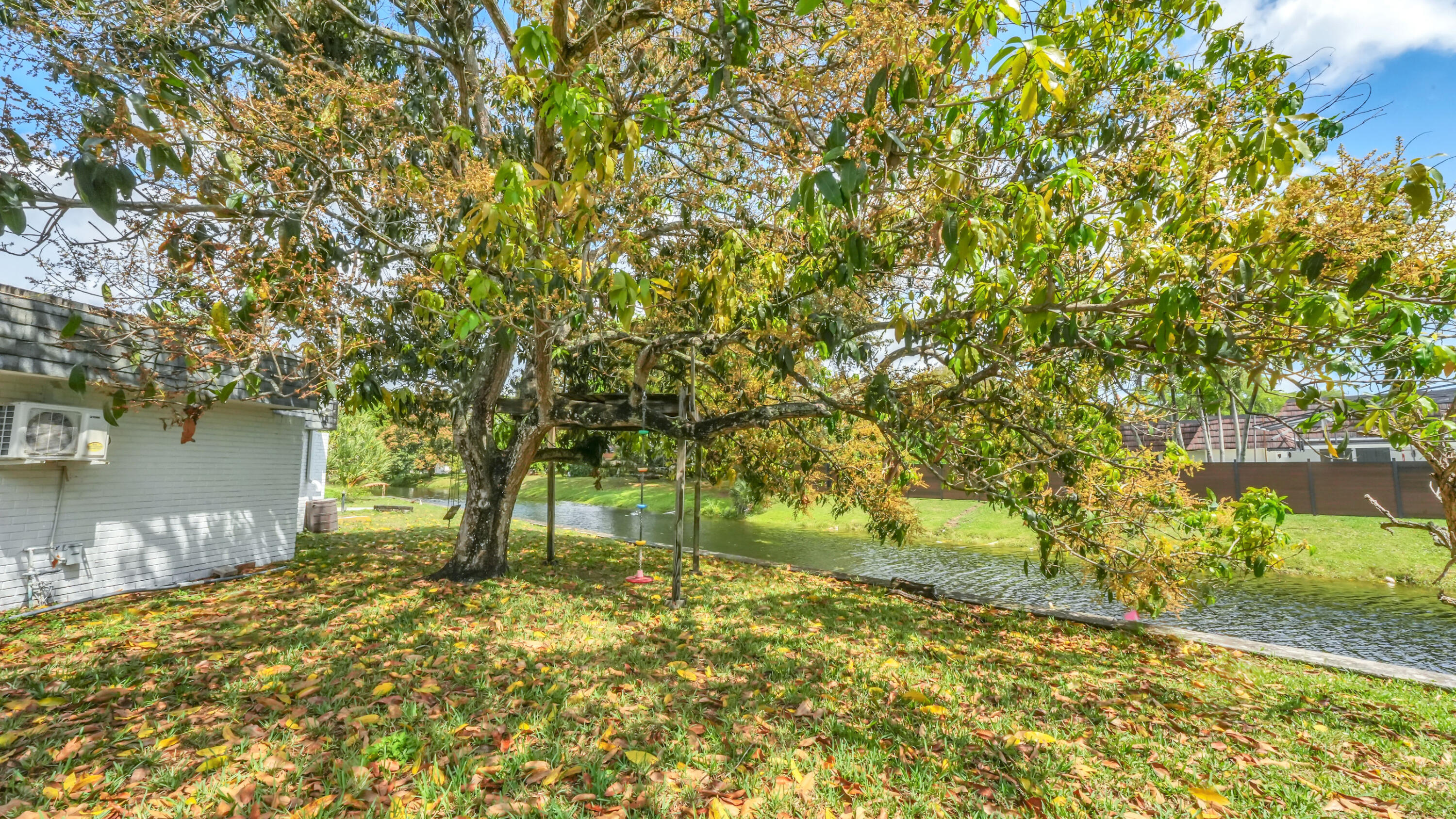 WOODLANDS SEC FIVE - Residential