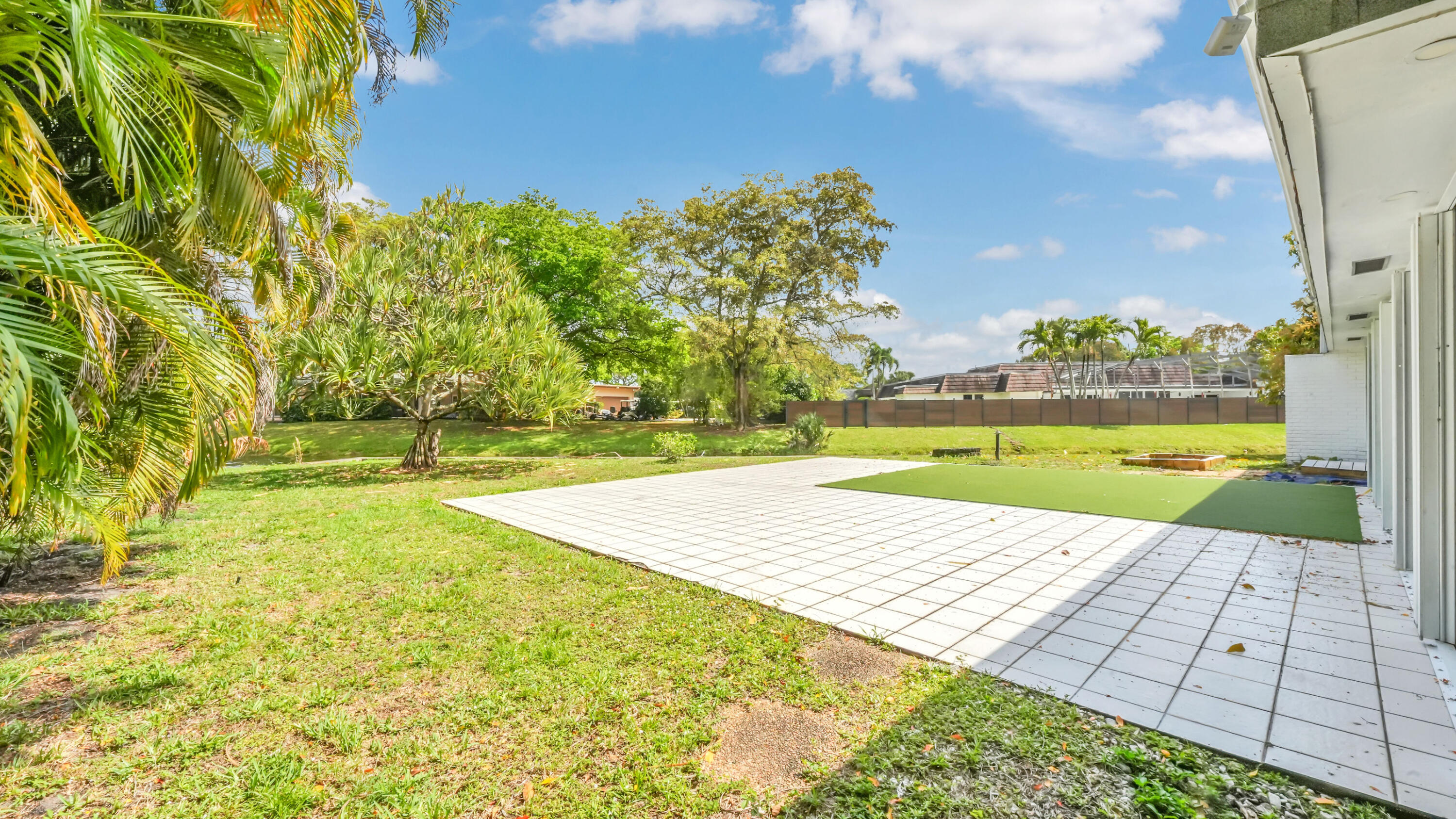 WOODLANDS SEC FIVE - Residential