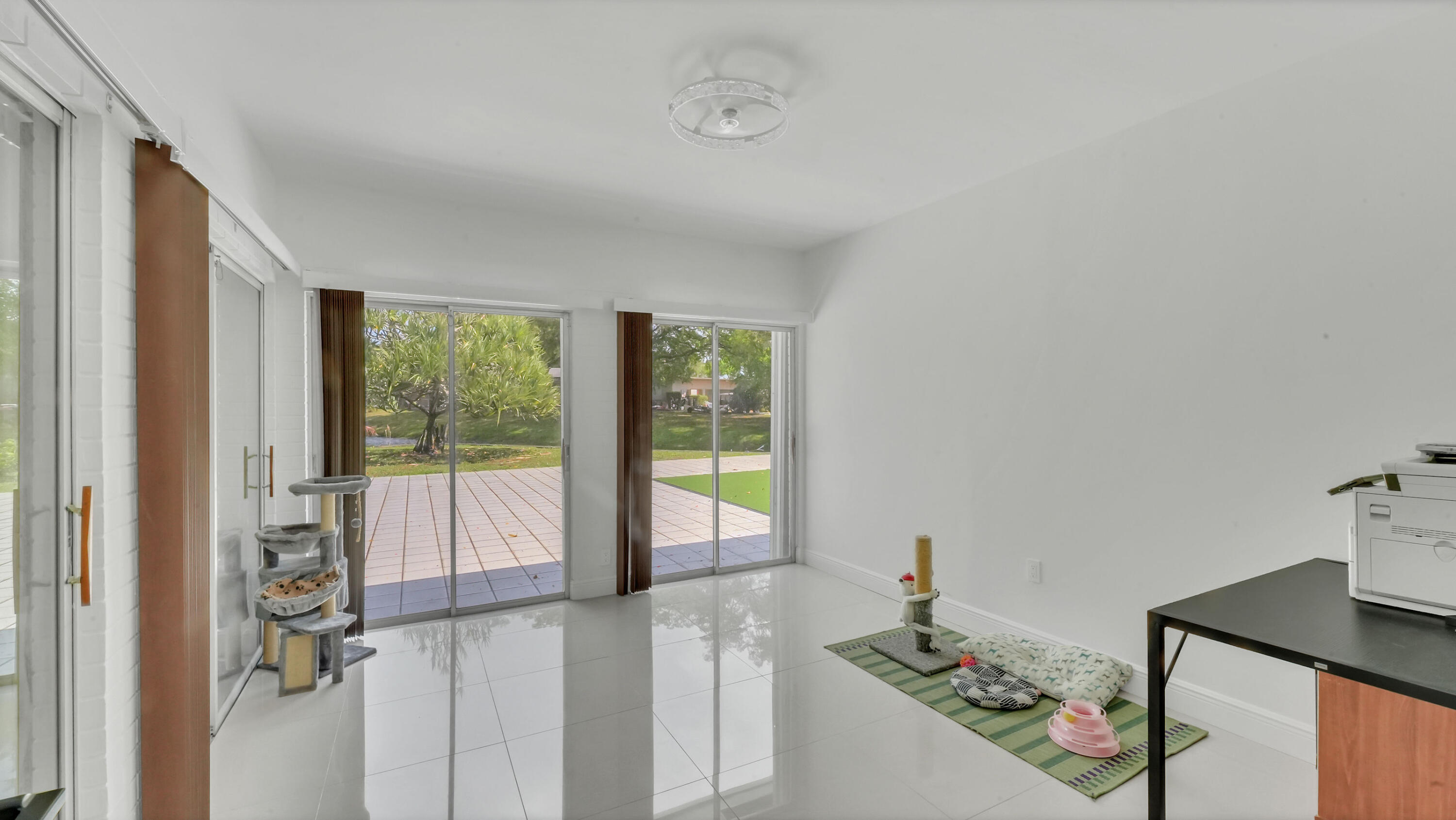 WOODLANDS SEC FIVE - Residential