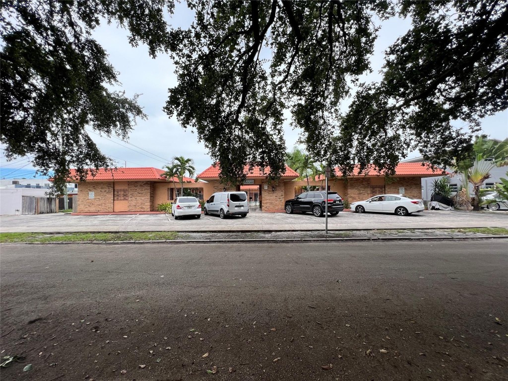 HOLLYWOOD - Residential Lease