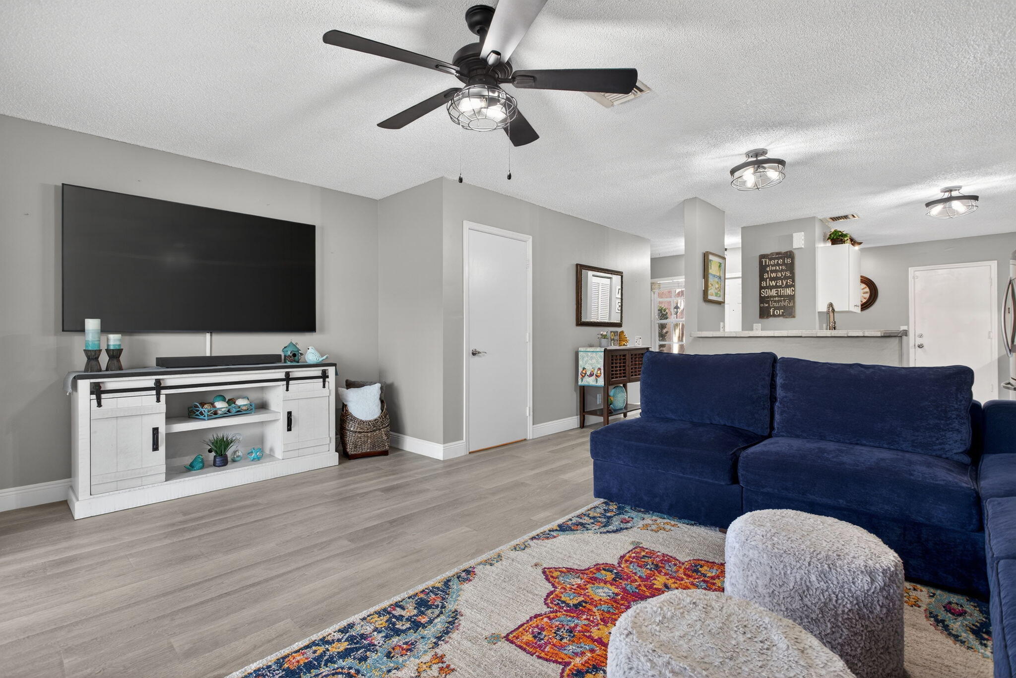 ADDISON COURT - Residential