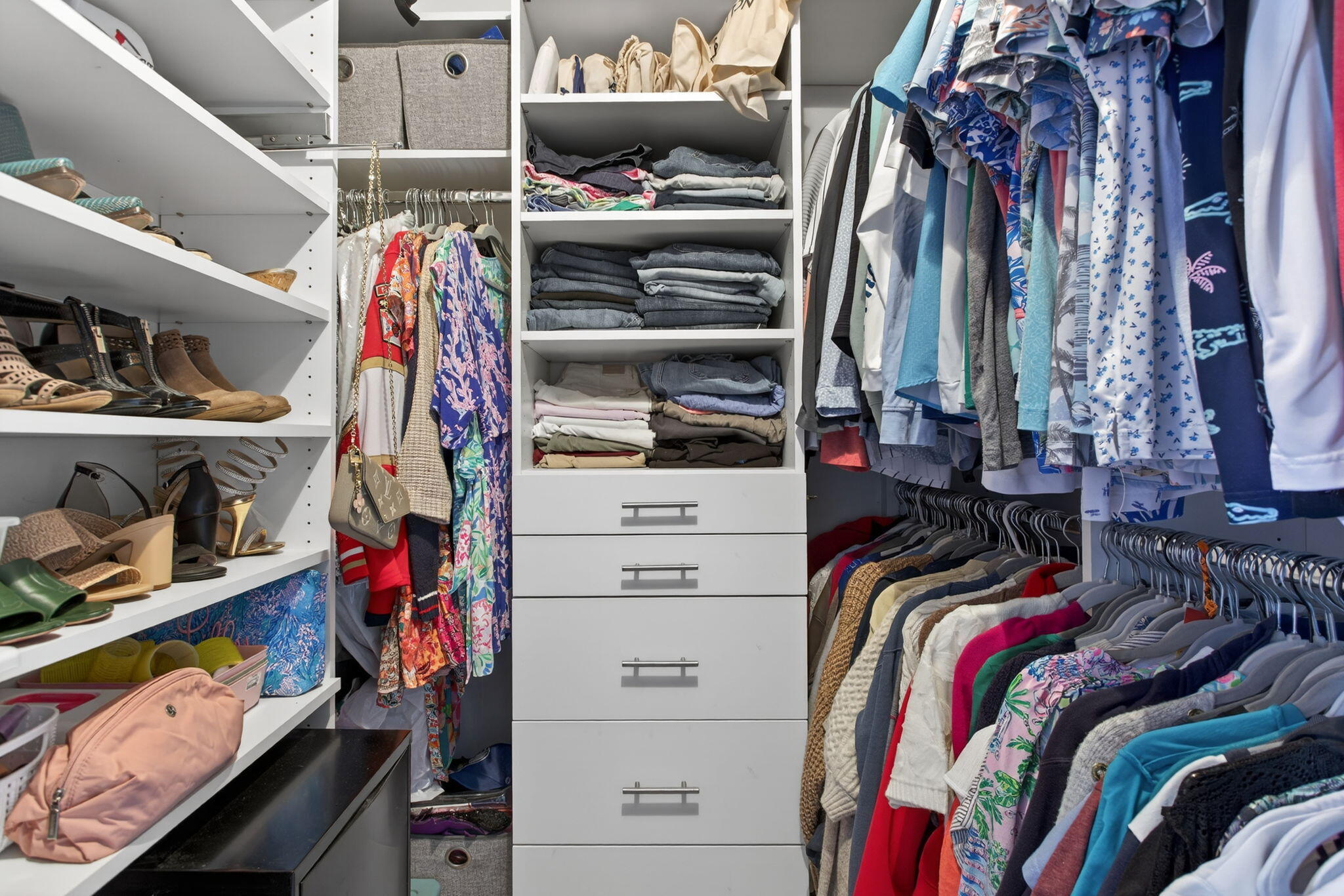 ADDISON COURT - Residential