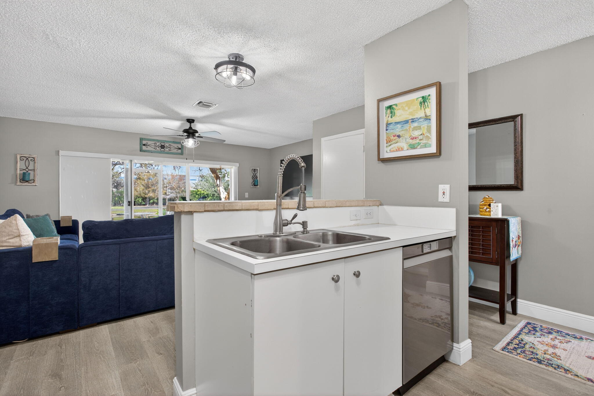 ADDISON COURT - Residential