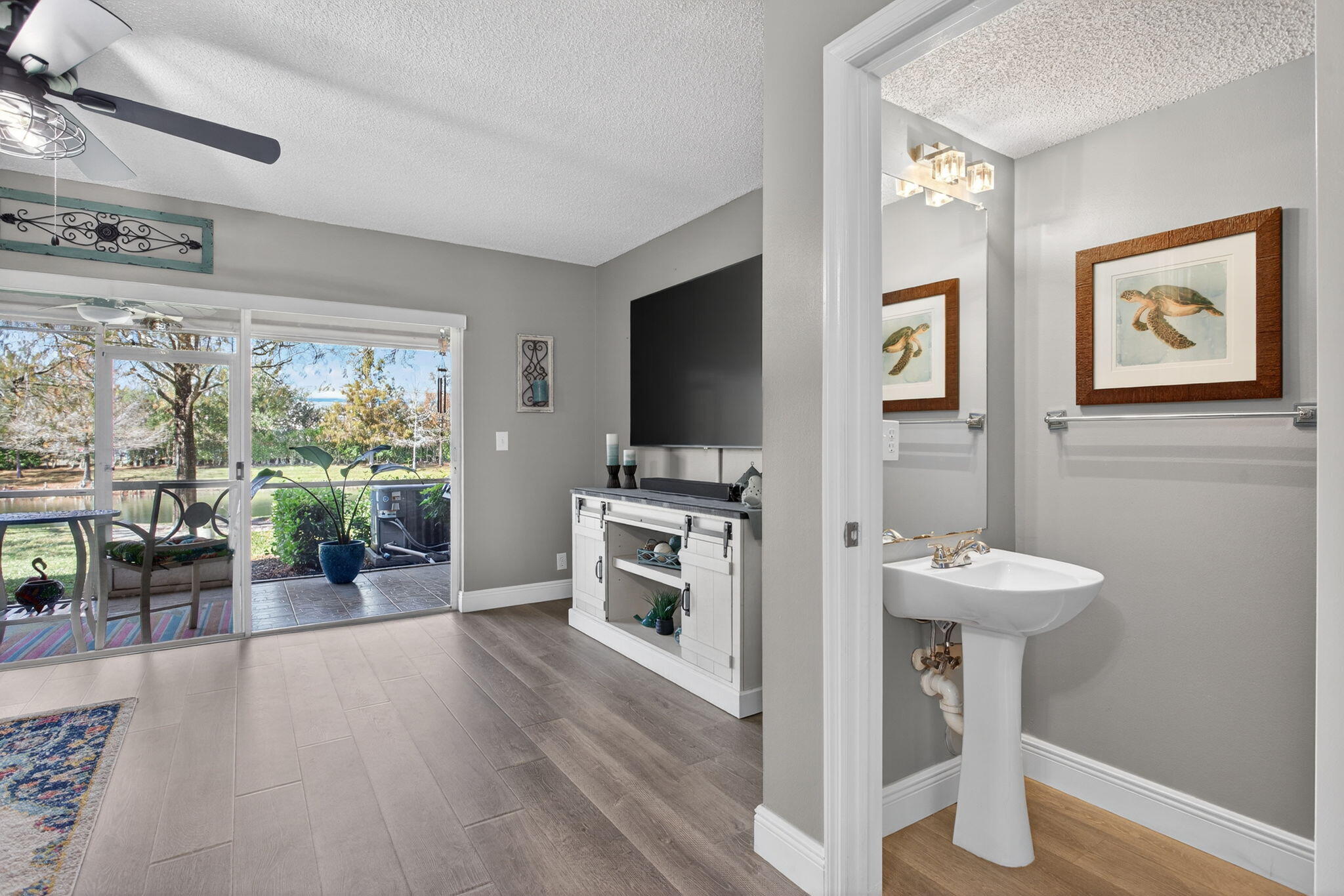 ADDISON COURT - Residential