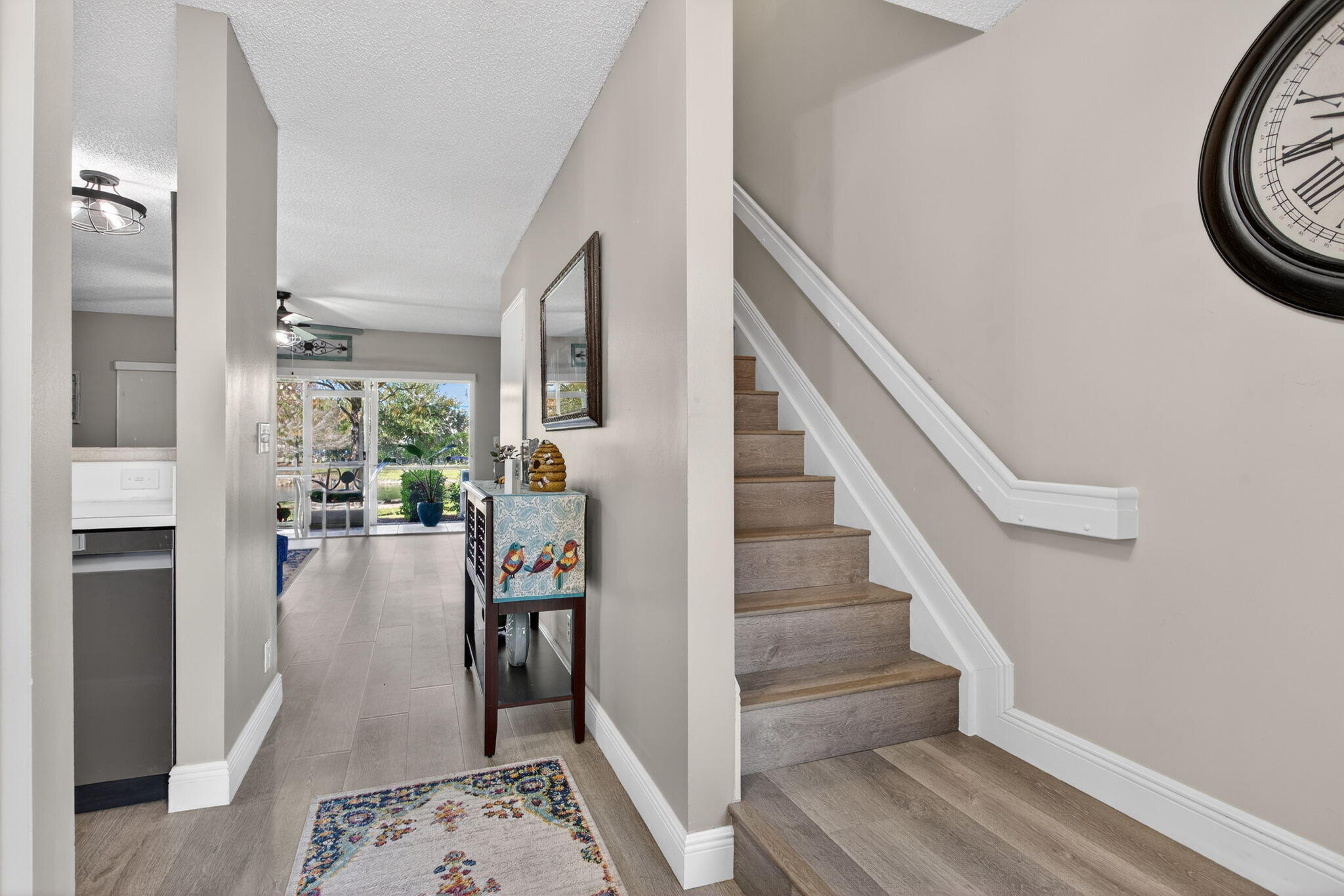 ADDISON COURT - Residential