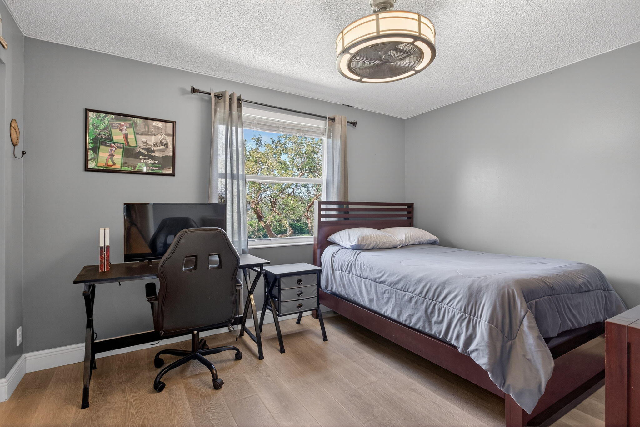 ADDISON COURT - Residential