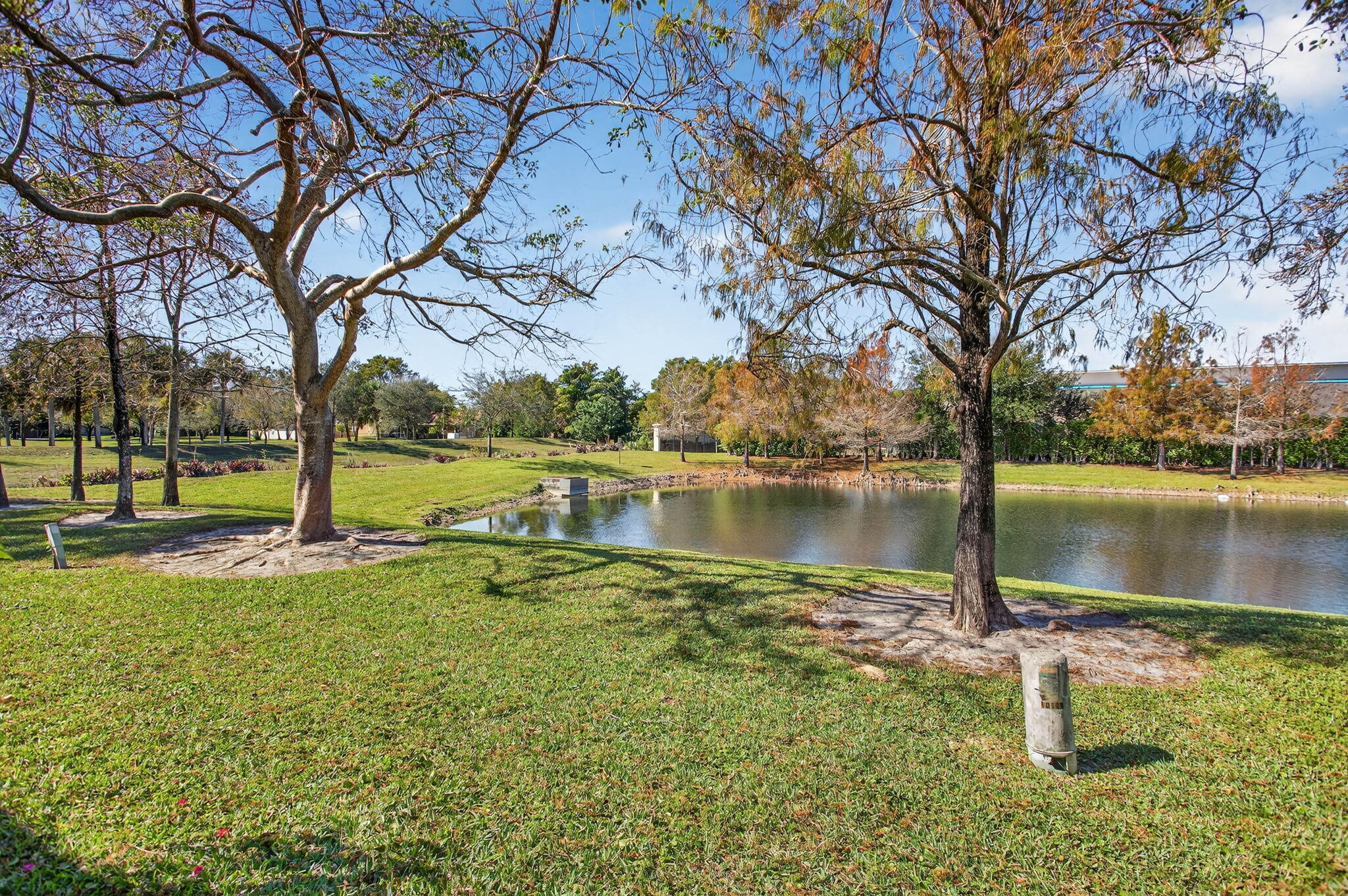 ADDISON COURT - Residential