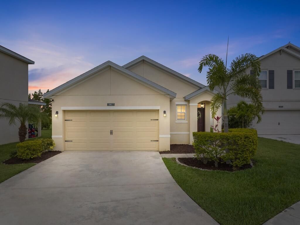 Photo of 10057 SW Newberry Avenue, Port Saint Lucie, FL 34987 (MLS # R11094340)