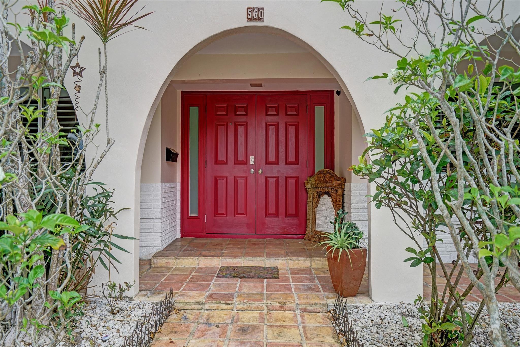 560 SW 62nd Ave