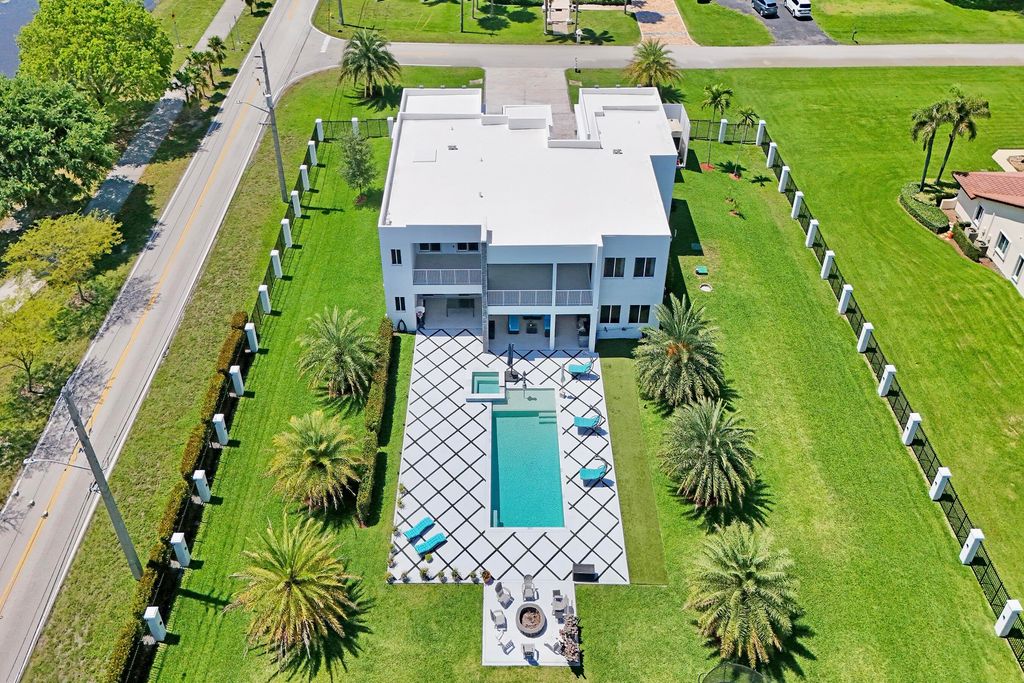 Photo of 11201 SW 3rd Street, Plantation, FL 33325 (MLS # B26030259)