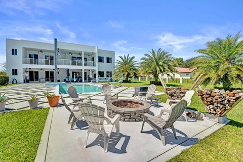 Tiny photo for 11201 SW 3rd Street, Plantation, FL 33325 (MLS # B26030259)
