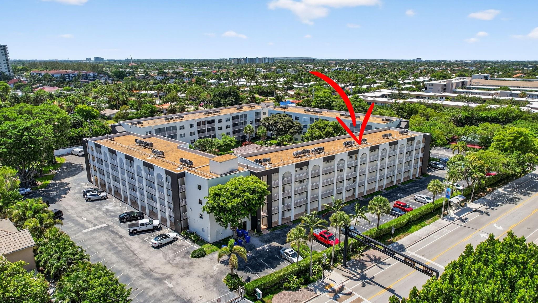 LIVE THE LIFESTYLE IN LAUDERDALE BY THE SEA FLORIDA IN THIS FULLY FUNISHED 1 BED/ 1.5 BATH CONDO IN GATED COMMUNITY OPPOSITE THE BEACH. WALK OUT TO YOUR PIRVATE SCREENED IN BALCONY HAVE A COFFEE OR GLASS OF WINE ! 25 STEPS TO THE POOL AND CLUBHOUSE. KITCHEN & BATHROOMS ARE TOTALLY UPDATED. NEAR ALL STORES, RESTURANTS, NIGHTLIFE. PERFECT FOR A PROFESSIONAL TRANSFER THAT DESIRES A PLACE TO BE IN AND THAN MAKE DECISION WHERE THEY WANT TO BE IN THE FUTURE IN FLORIDA. OWNER WOULD CONSIDER 6 MONTH RENTAL. TENANT PAYS ELECTRIC AND​​‌​​​​‌​‌​​​‌‌​​​‌‌‌​​‌​​‌‌​​​​ CABLE