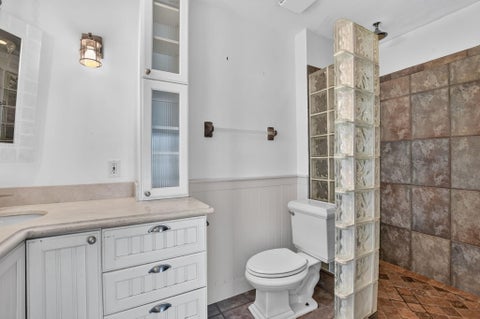 Tiny photo for 2107 NE 44th Street, Lighthouse Point, FL 33064 (MLS # B26088684)