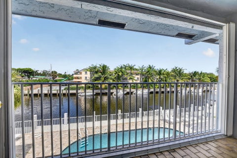 Tiny photo for 2107 NE 44th Street, Lighthouse Point, FL 33064 (MLS # B26088684)