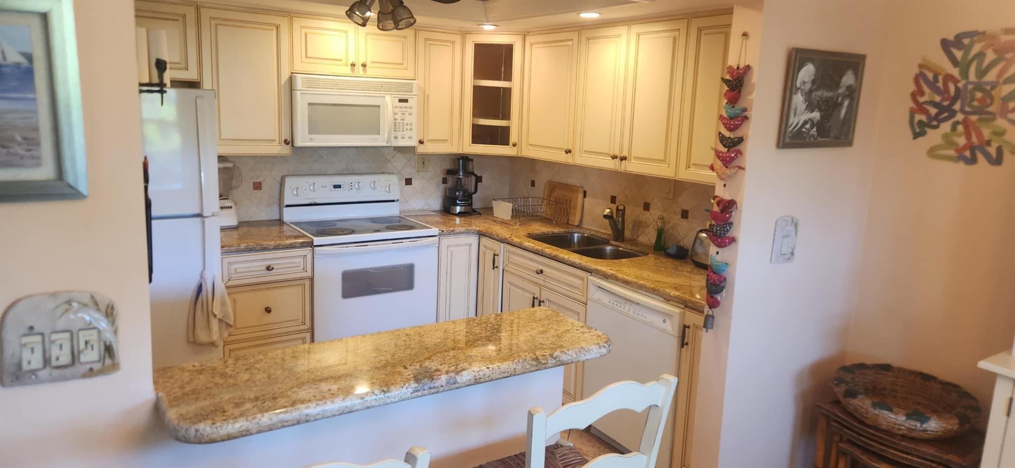 PARKDALE MANOR HOUSE COND - Residential Lease