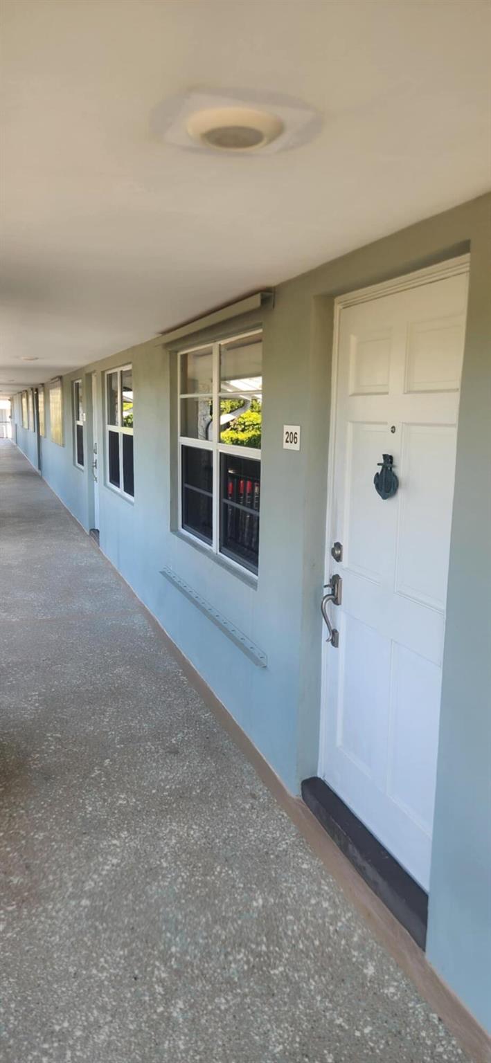 PARKDALE MANOR HOUSE COND - Residential Lease