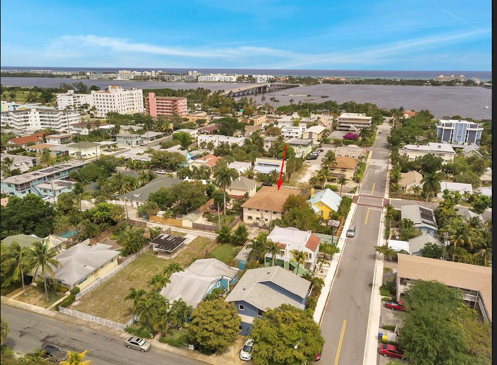 ONE TWENTY FIVE PALMWAY CONDO - Residential