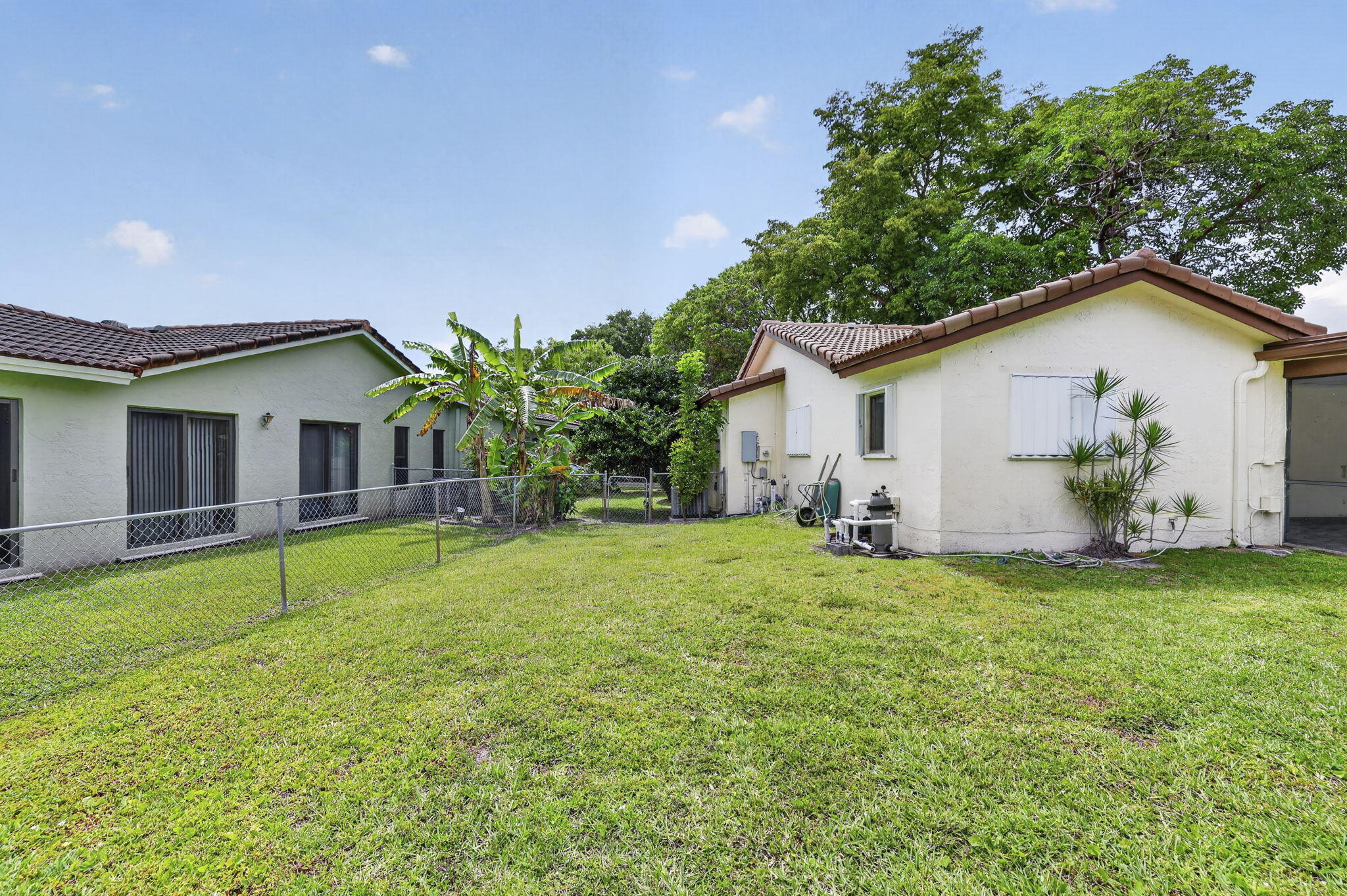 BRENTWOOD VILLAGE - Residential