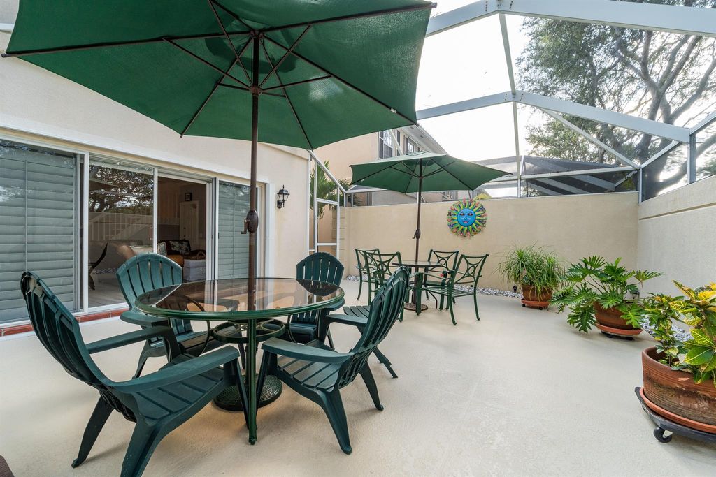 Photo of 67 Live Oak Circle, Tequesta, FL 33469 (MLS # R10914713)