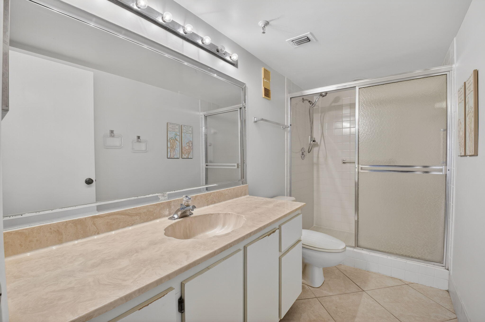 HUNTINGTON LAKES SEC THREE CONDOS - Residential