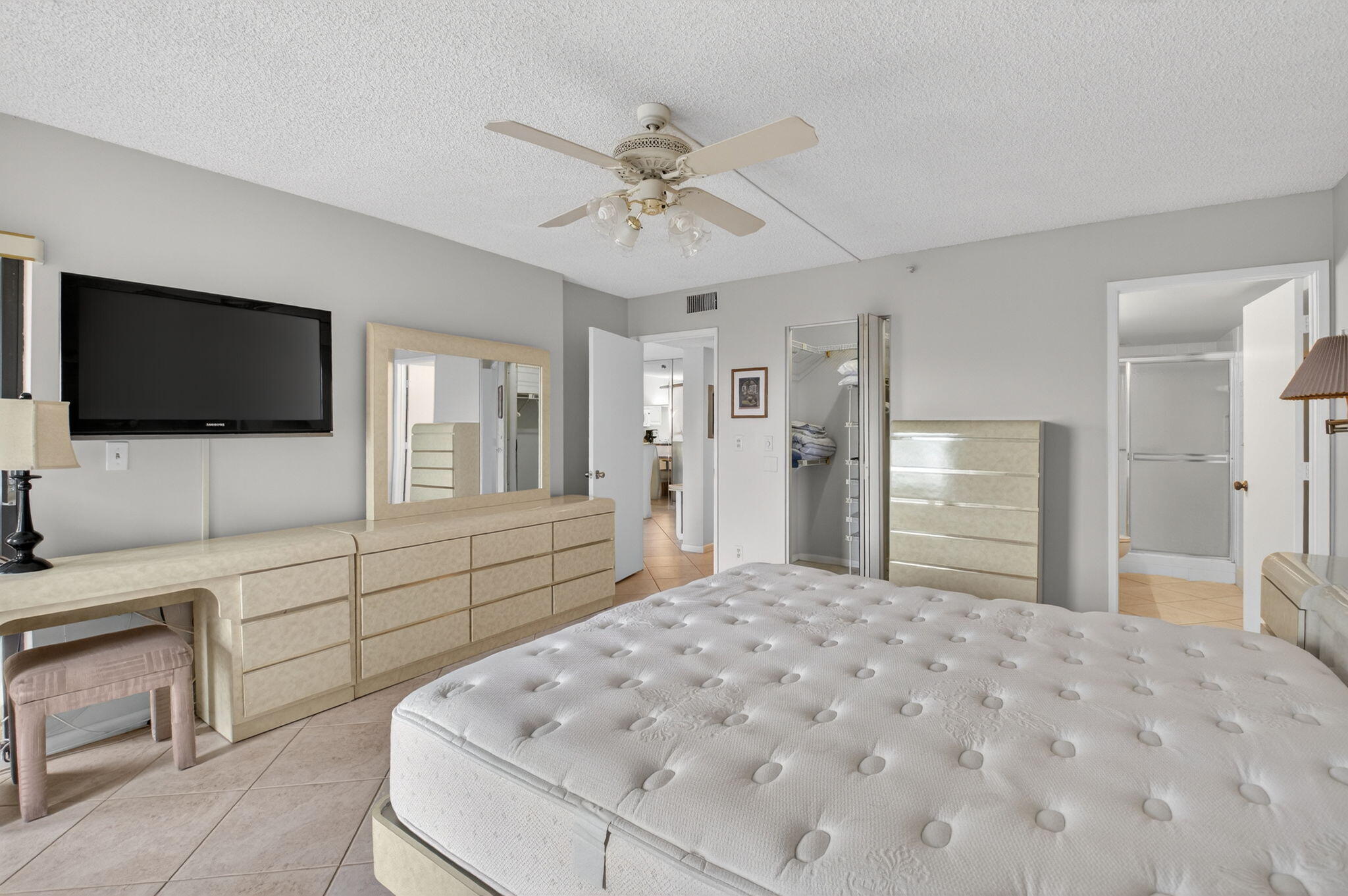 HUNTINGTON LAKES SEC THREE CONDOS - Residential