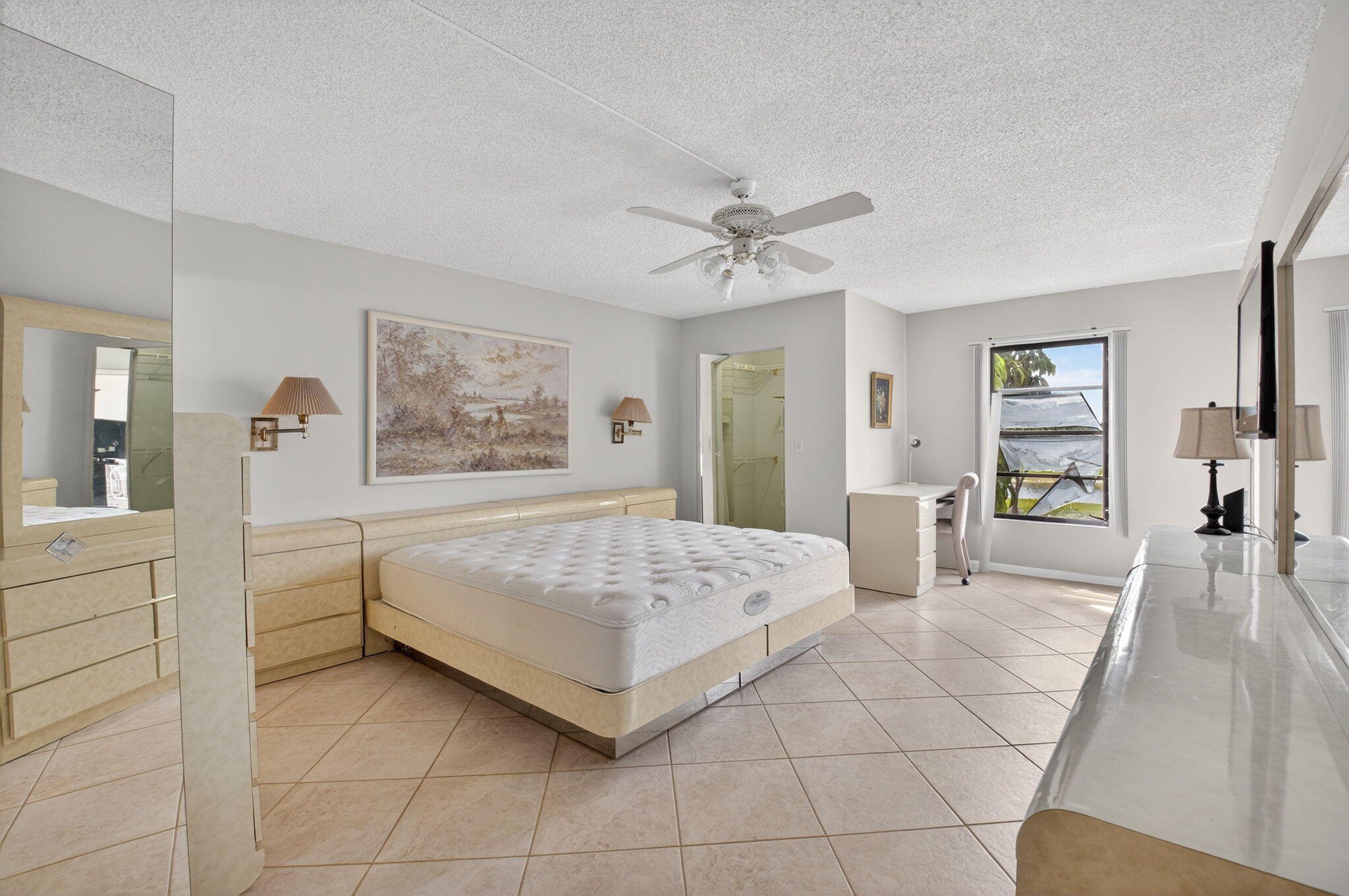 HUNTINGTON LAKES SEC THREE CONDOS - Residential