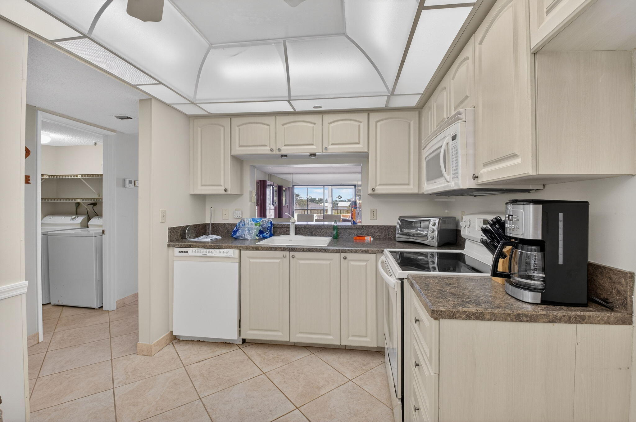 HUNTINGTON LAKES SEC THREE CONDOS - Residential