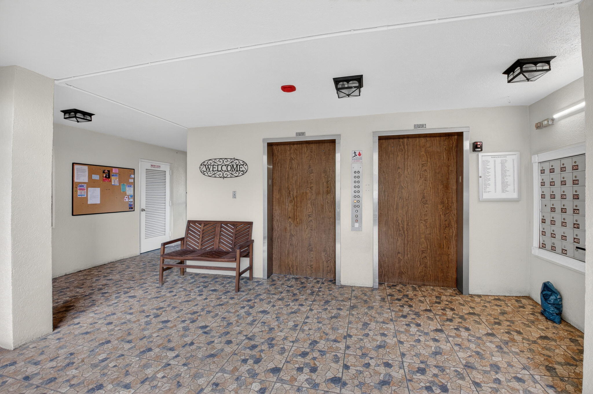 HUNTINGTON LAKES SEC THREE CONDOS - Residential