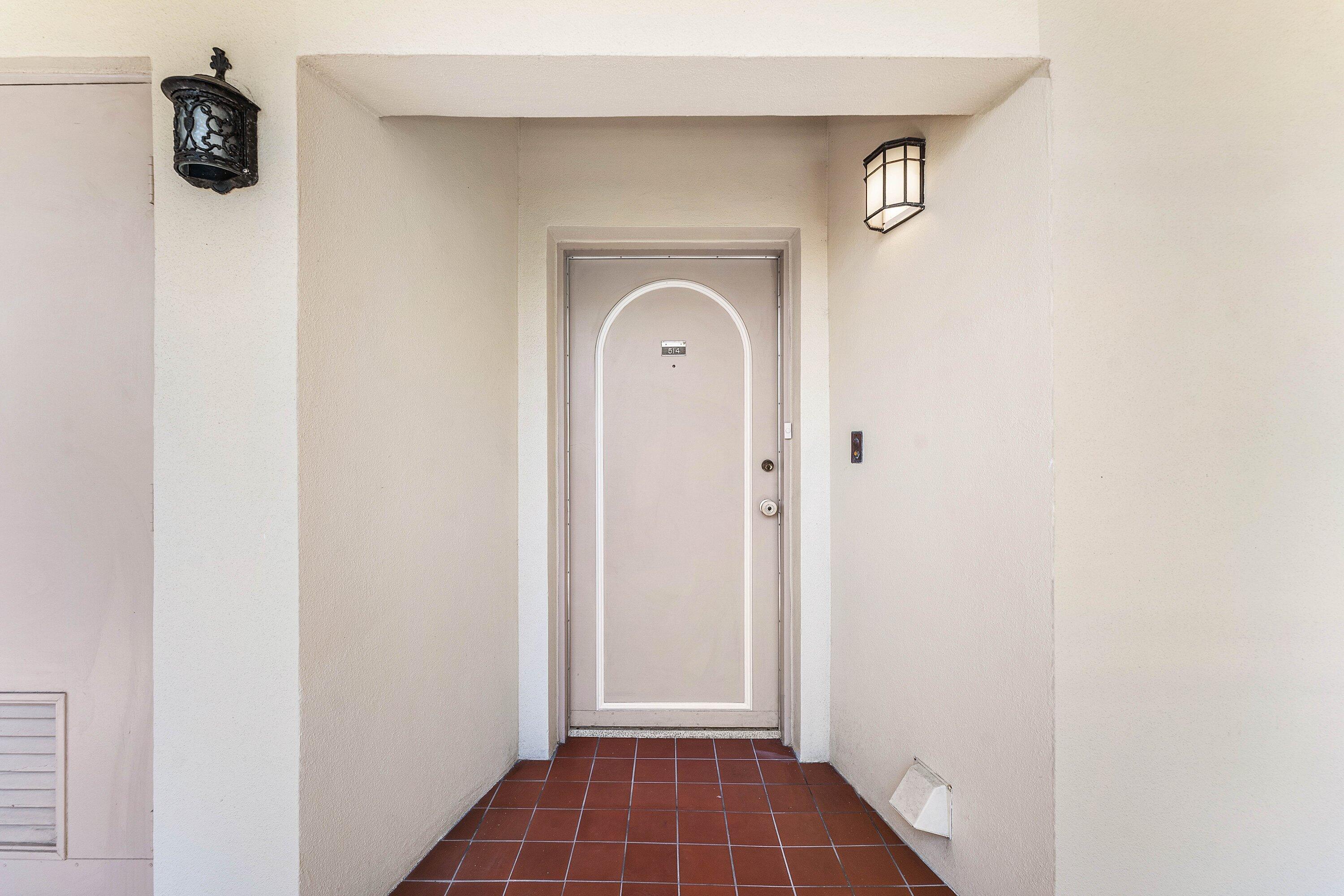 LA BONNE VIE CONDO - Residential Lease