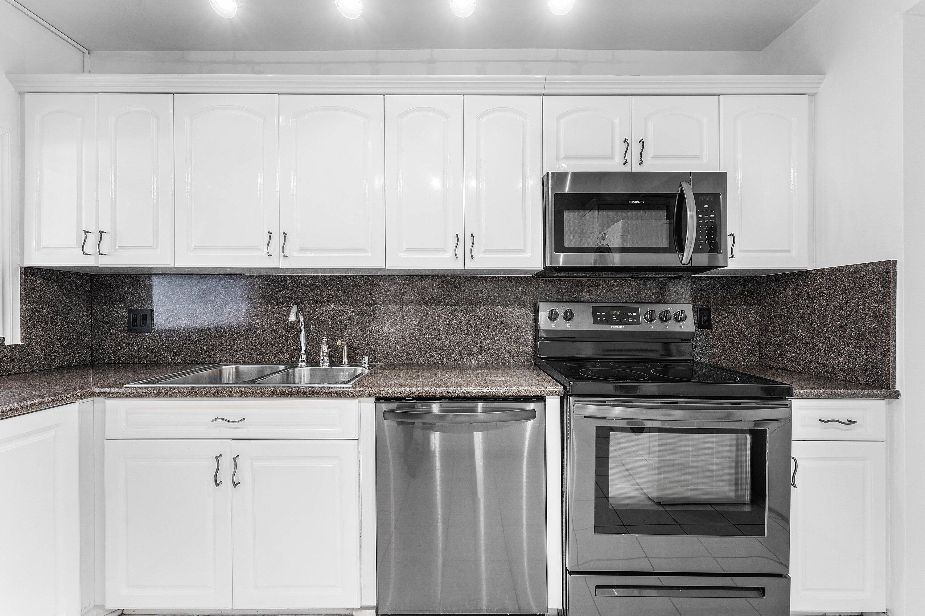 LA BONNE VIE CONDO - Residential Lease