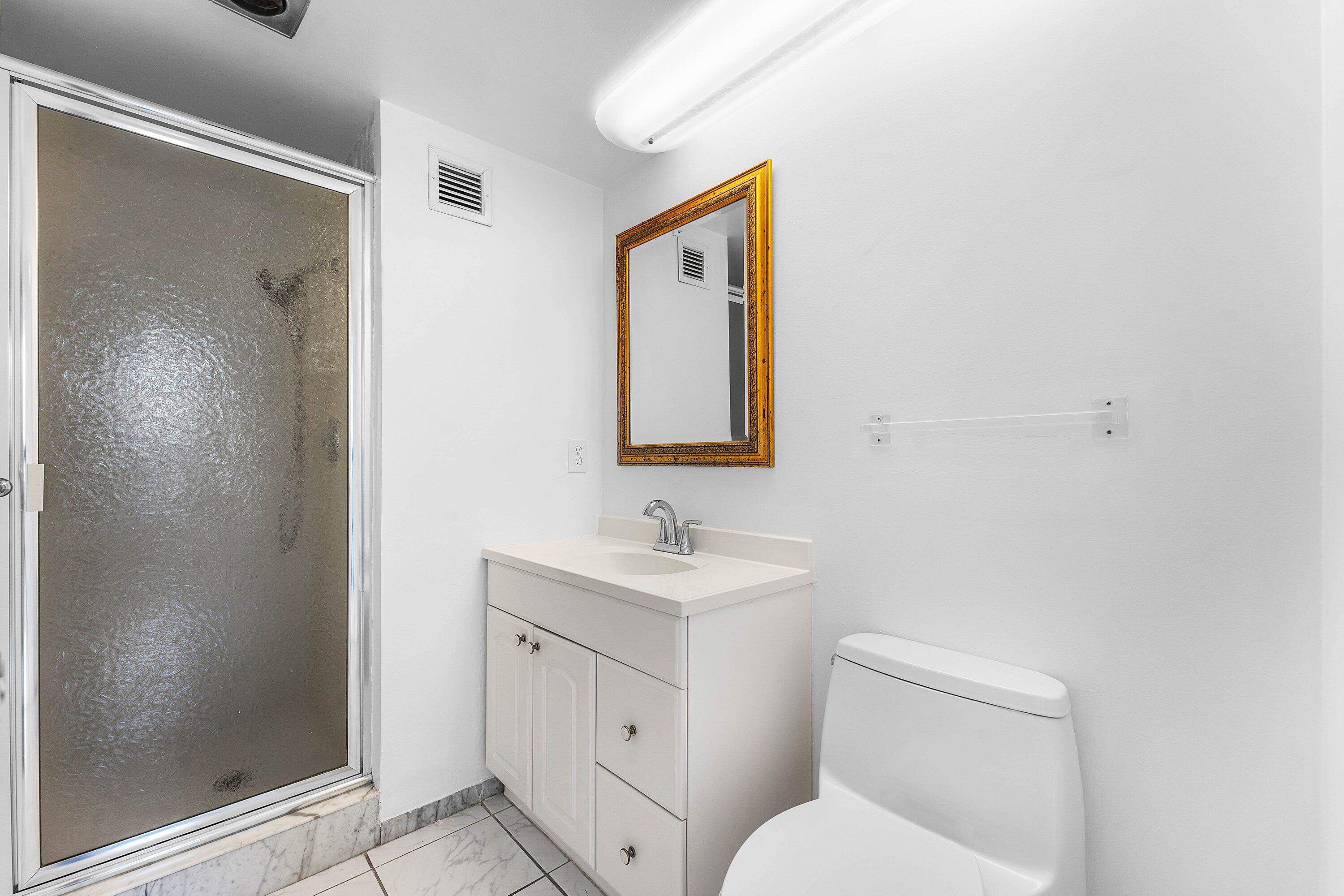 LA BONNE VIE CONDO - Residential Lease