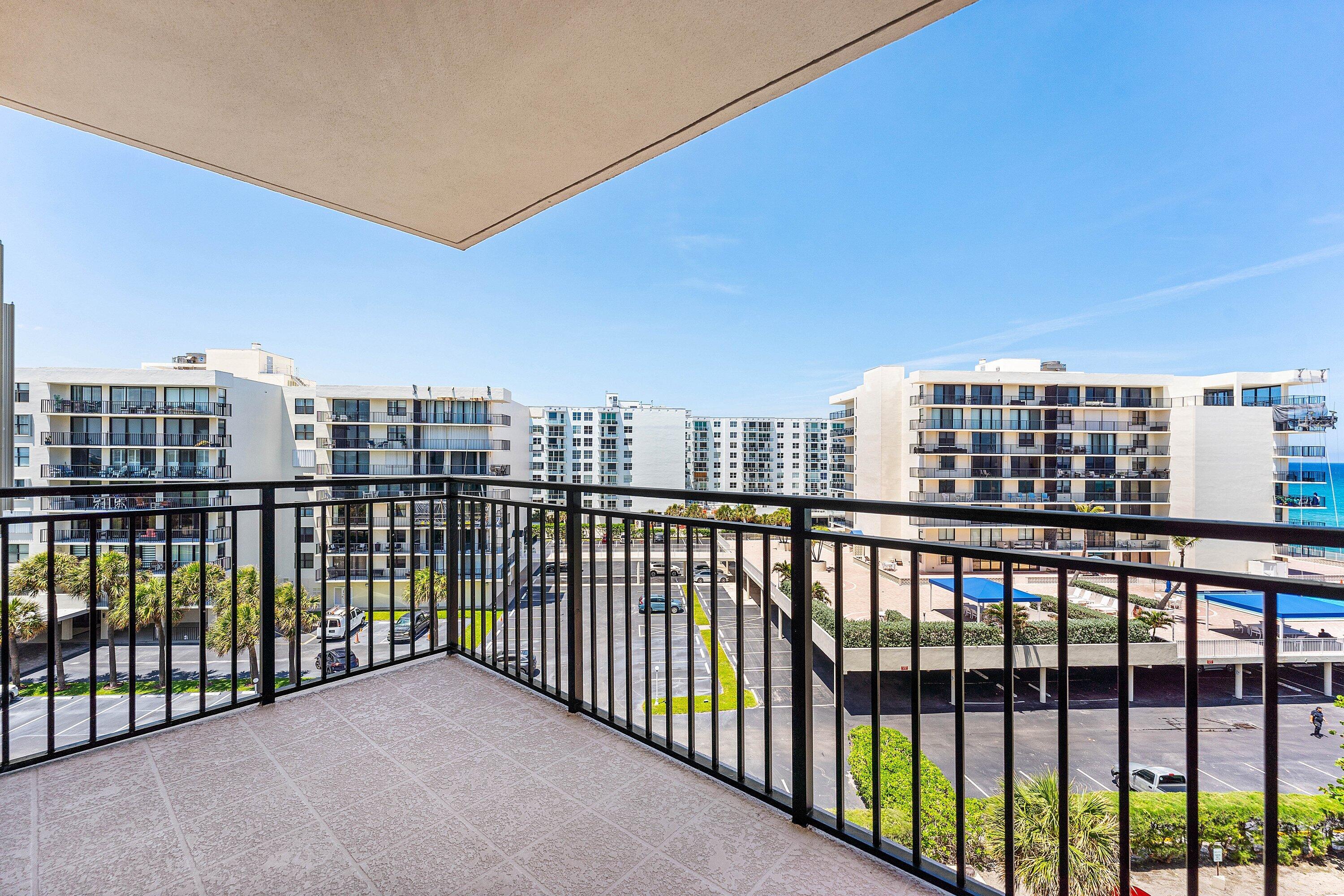 LA BONNE VIE CONDO - Residential Lease