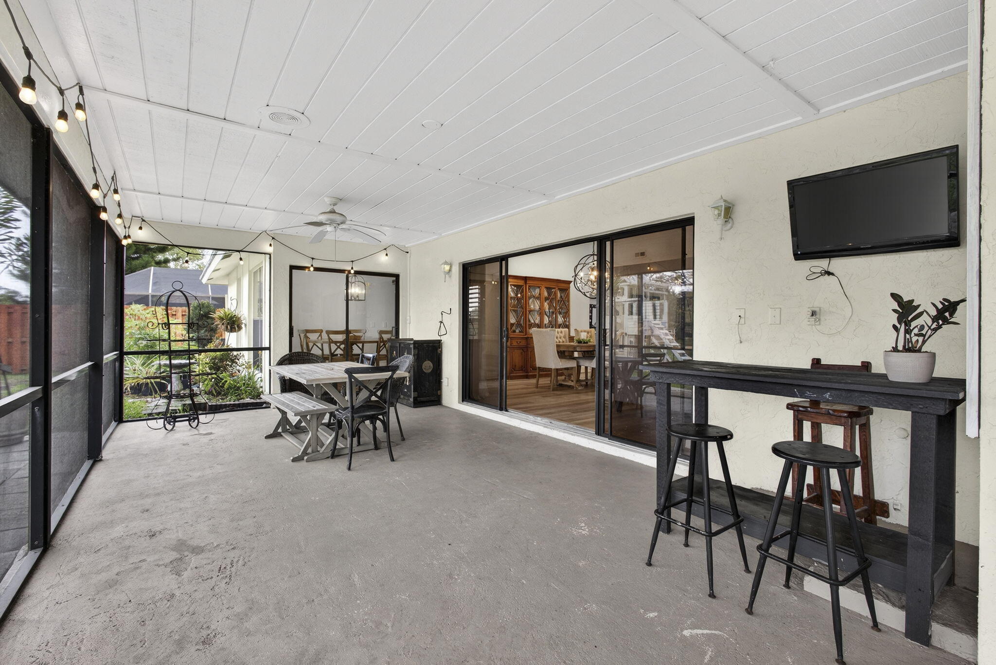 SUGAR POND MANOR OF WELLINGTON - Residential