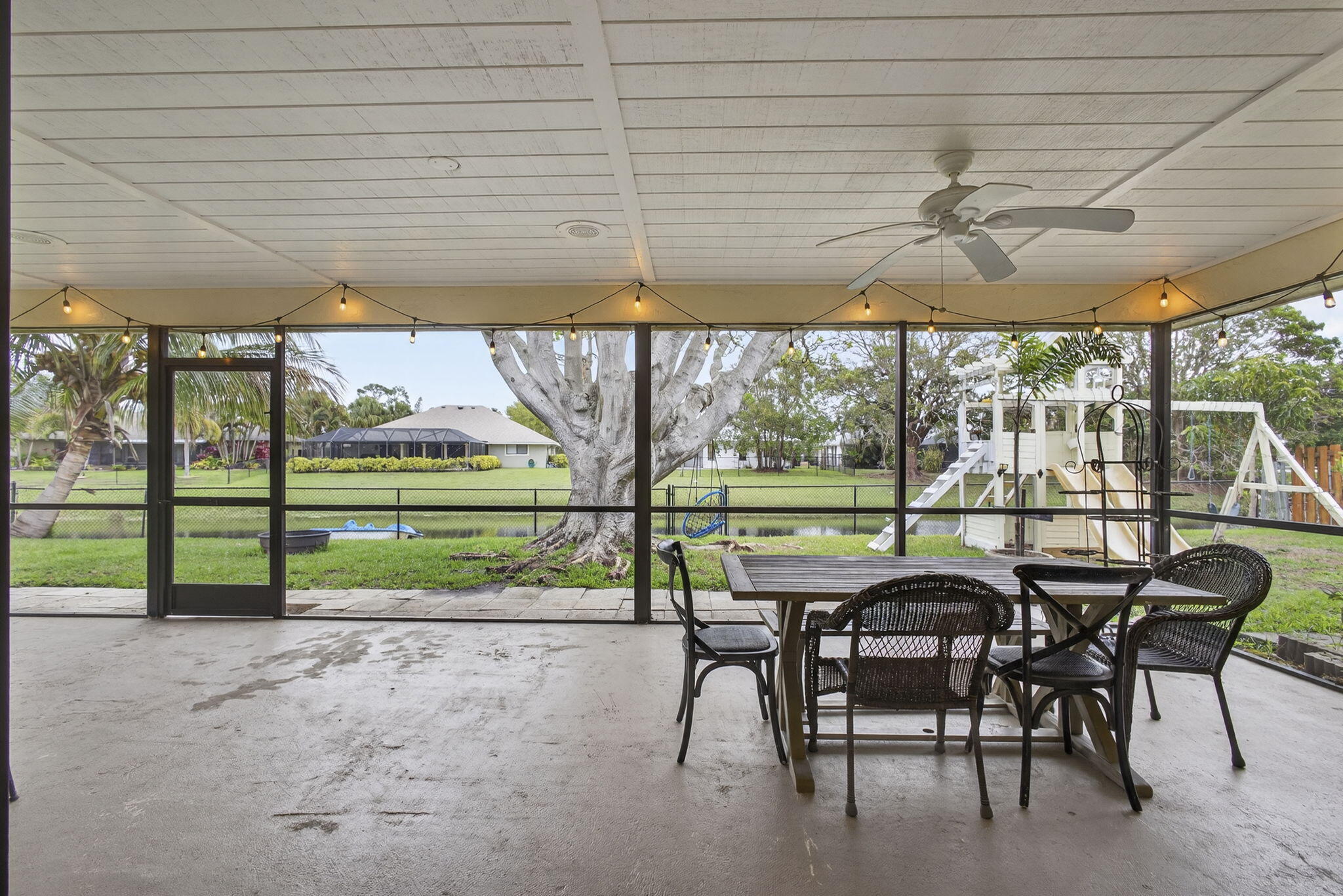 SUGAR POND MANOR OF WELLINGTON - Residential