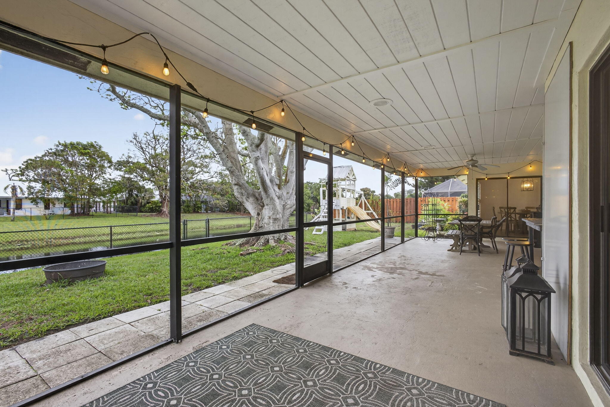 SUGAR POND MANOR OF WELLINGTON - Residential