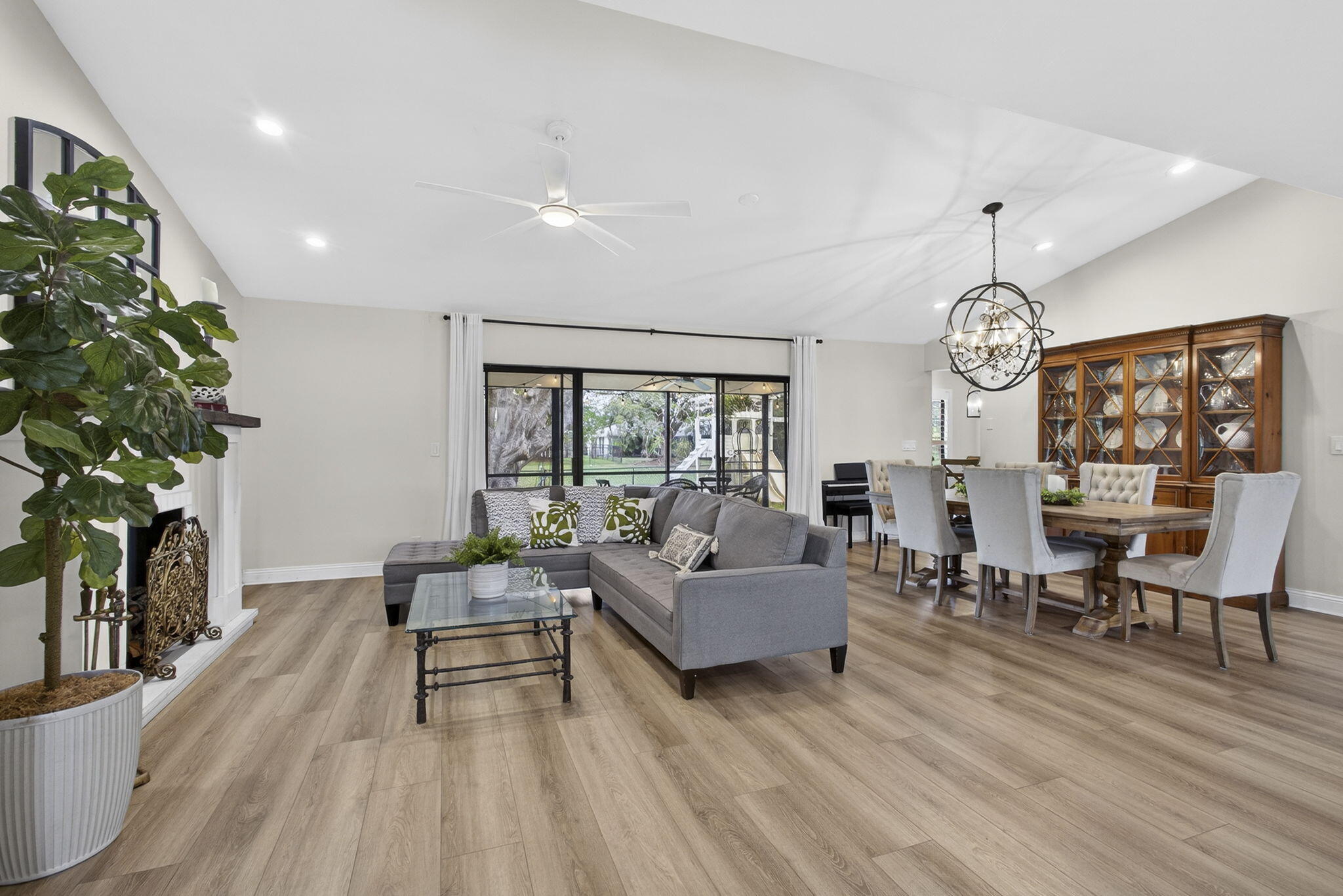 SUGAR POND MANOR OF WELLINGTON - Residential