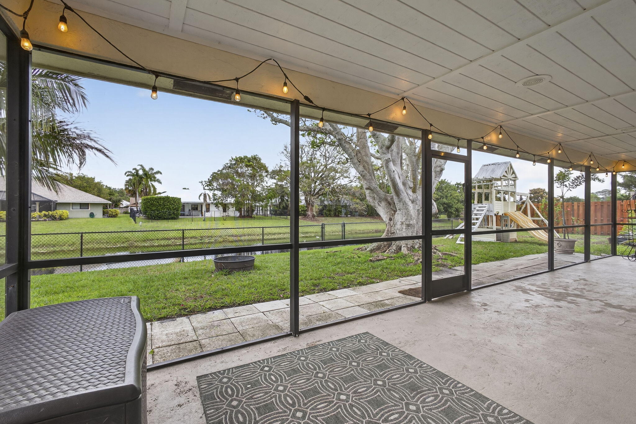 SUGAR POND MANOR OF WELLINGTON - Residential