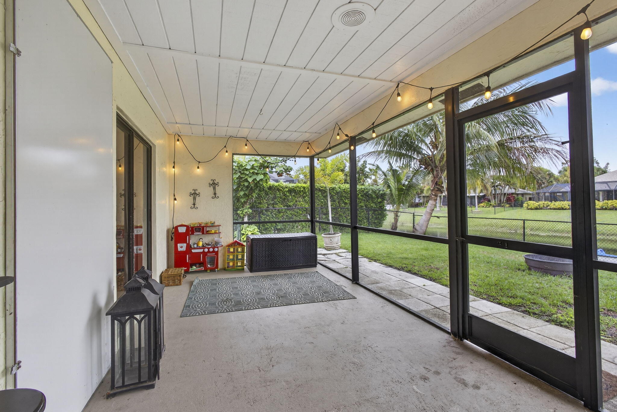 SUGAR POND MANOR OF WELLINGTON - Residential