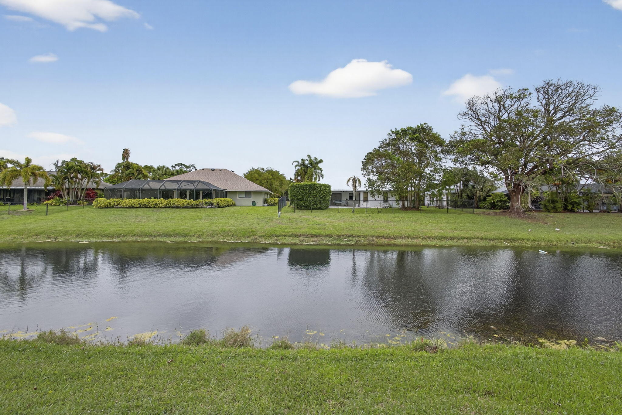 SUGAR POND MANOR OF WELLINGTON - Residential