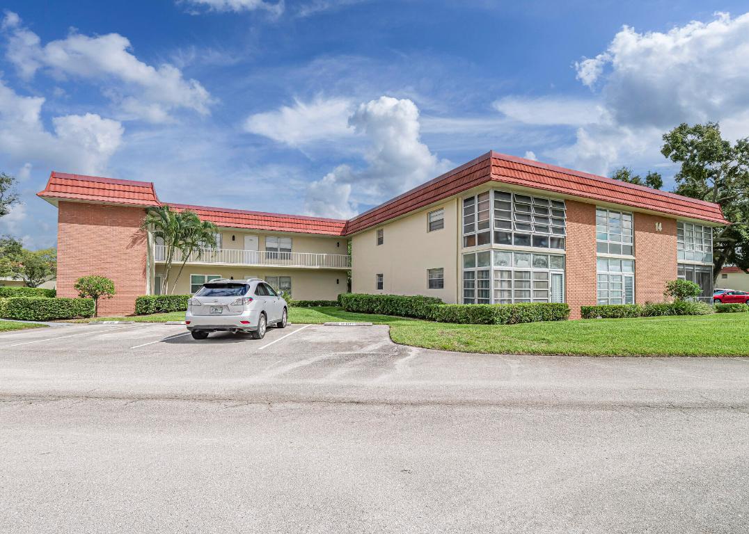 VISTA ROYALE PHASE IV BLDGS 83-111 - Residential