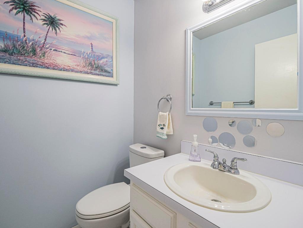 VISTA ROYALE PHASE IV BLDGS 83-111 - Residential