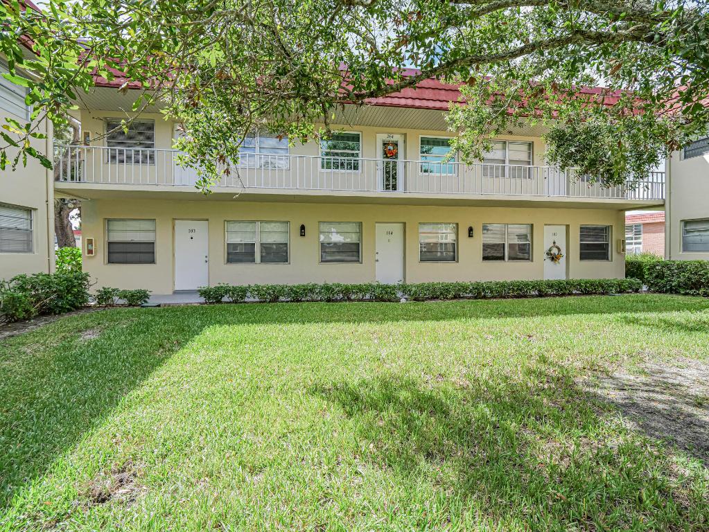 VISTA ROYALE PHASE IV BLDGS 83-111 - Residential