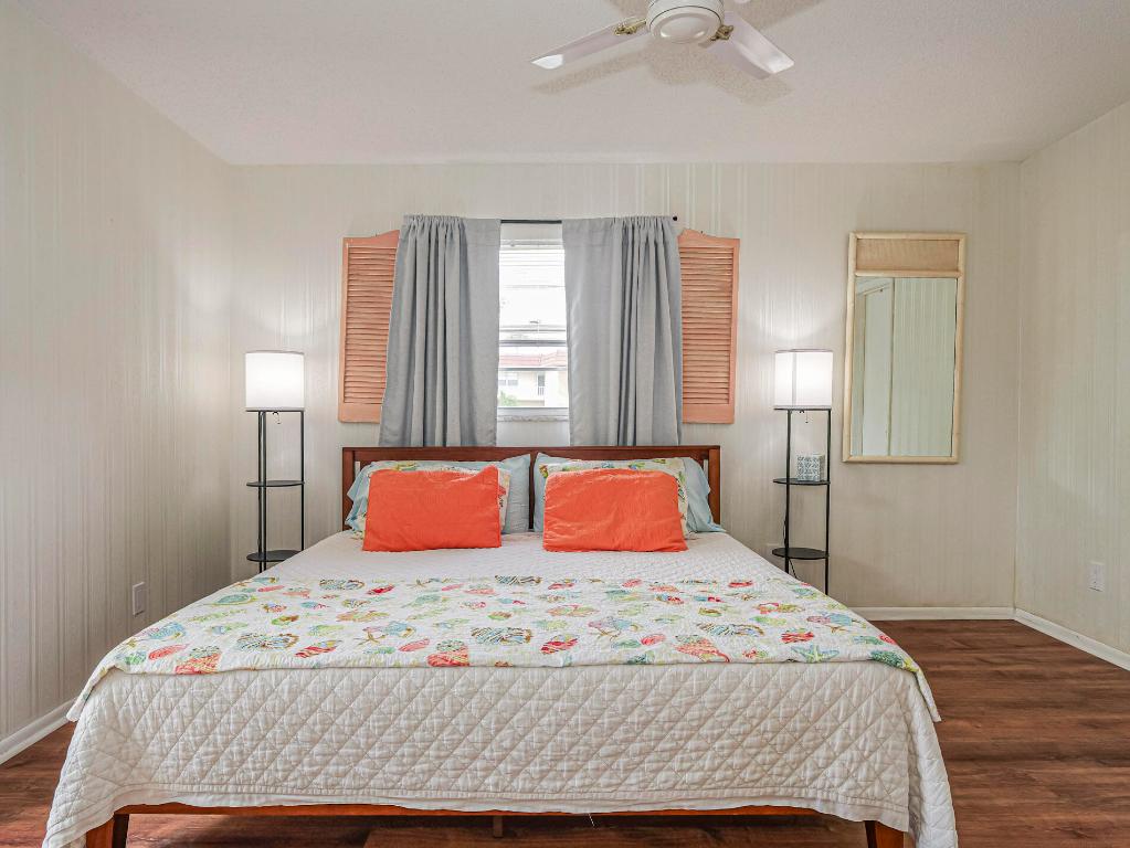 VISTA ROYALE PHASE IV BLDGS 83-111 - Residential