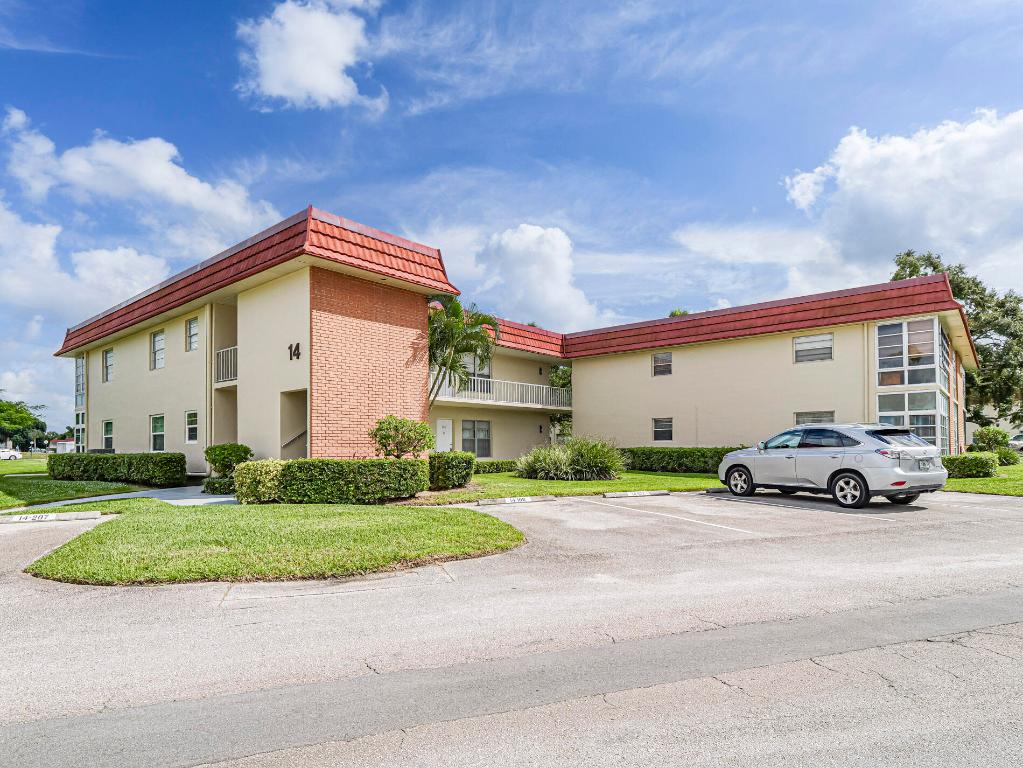 VISTA ROYALE PHASE IV BLDGS 83-111 - Residential