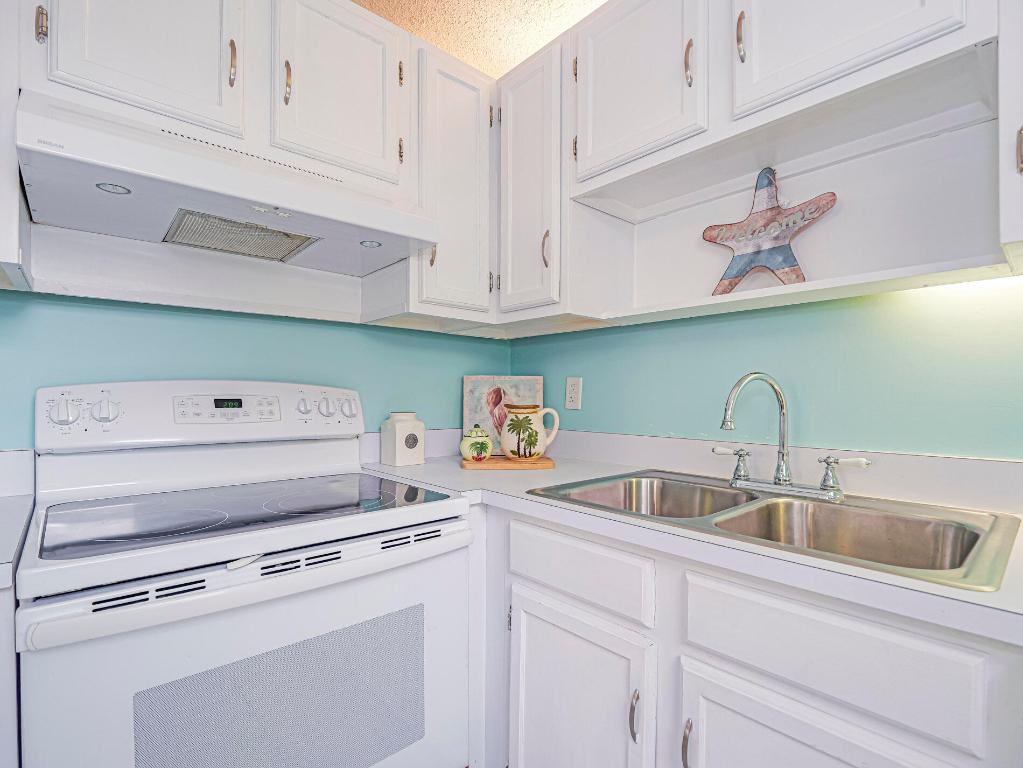 VISTA ROYALE PHASE IV BLDGS 83-111 - Residential