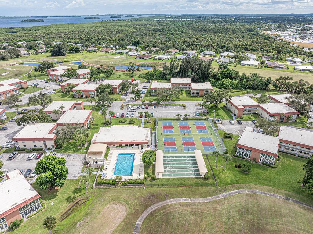 VISTA ROYALE PHASE IV BLDGS 83-111 - Residential