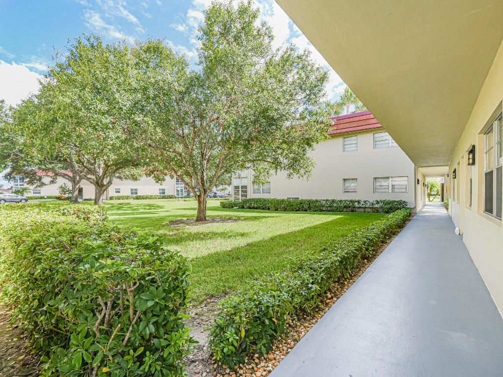 VISTA ROYALE PHASE IV BLDGS 83-111 - Residential