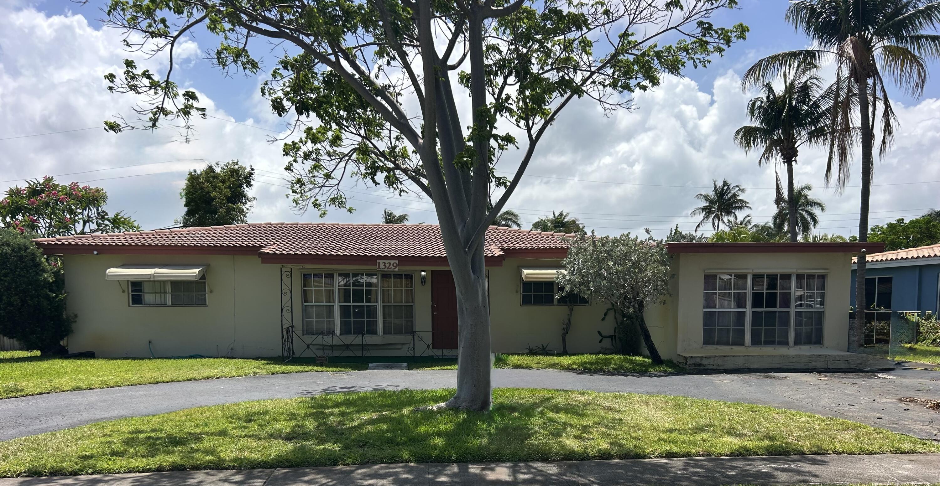 LYONS PARK FIRST ADD - Residential